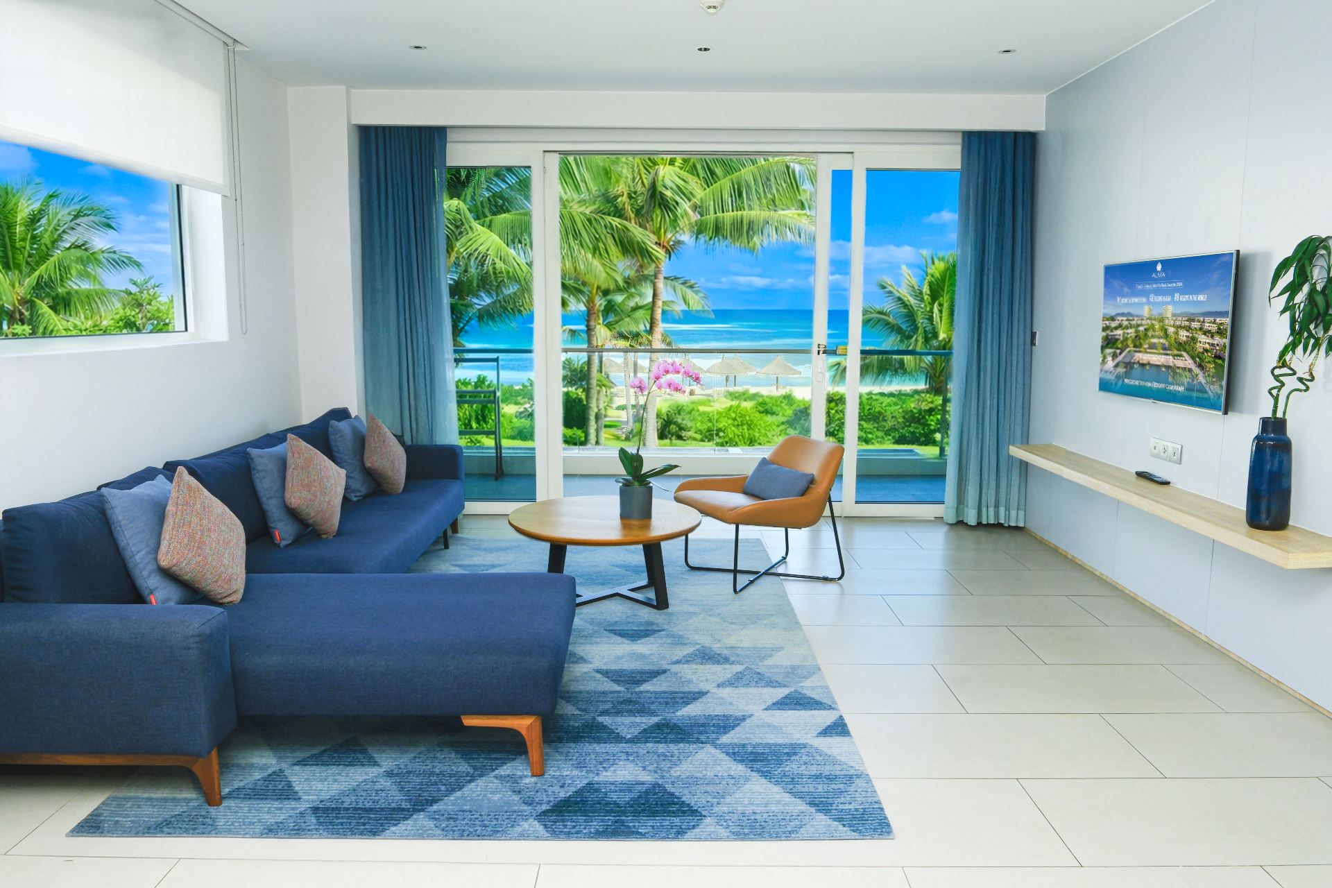 2 Bedroom Villa, With Terrace, Beach Front - King Beds