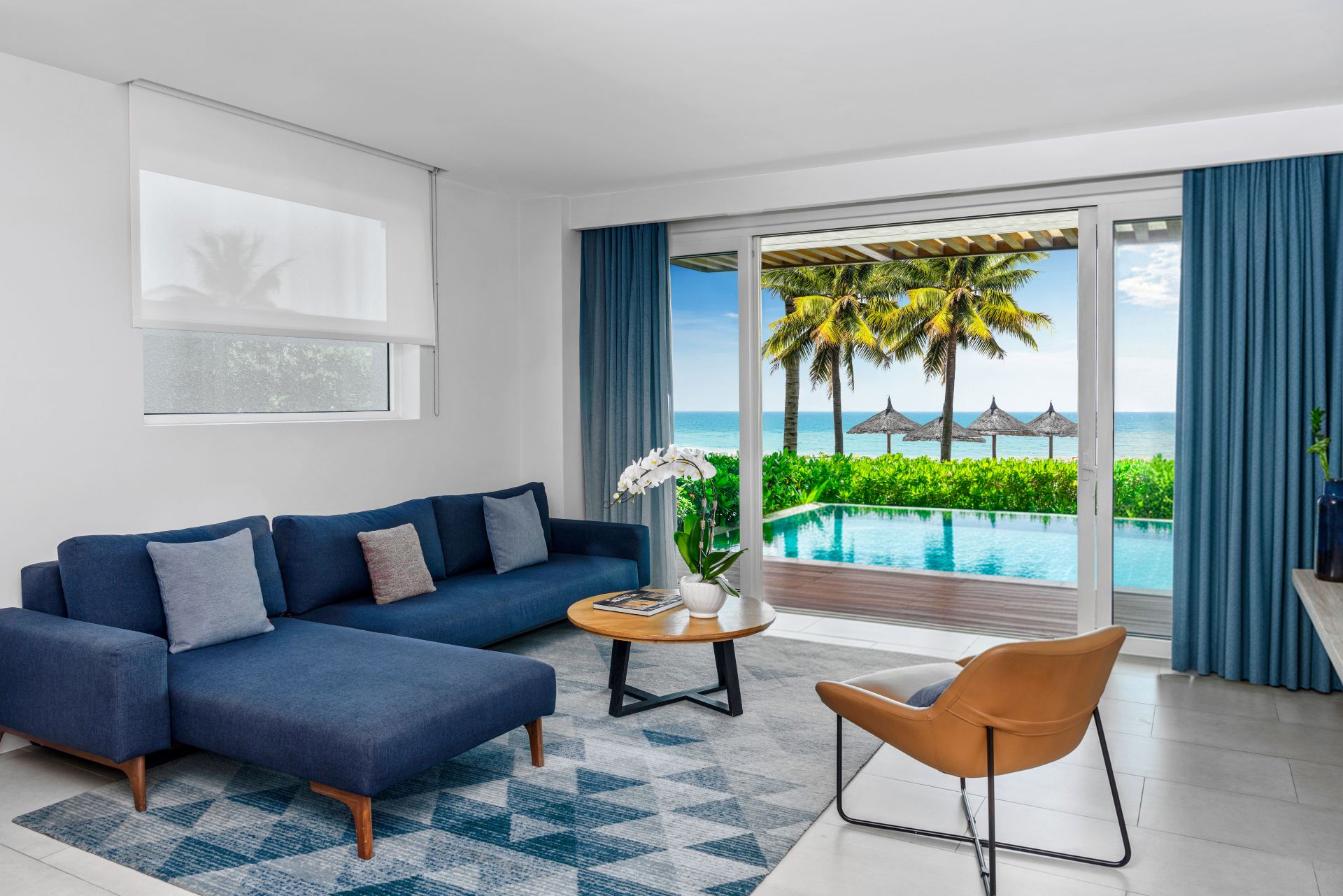 3 Bedroom Villa, Private Pool, Beach Front - King Beds - 2