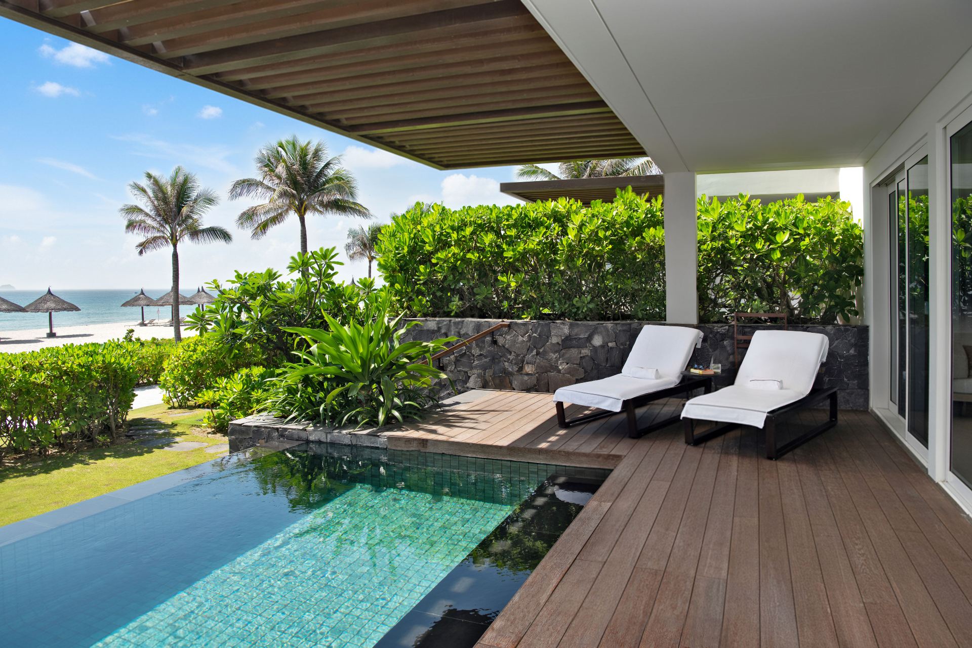 3 Bedroom Villa, Private Pool, Beach Front - King Beds
