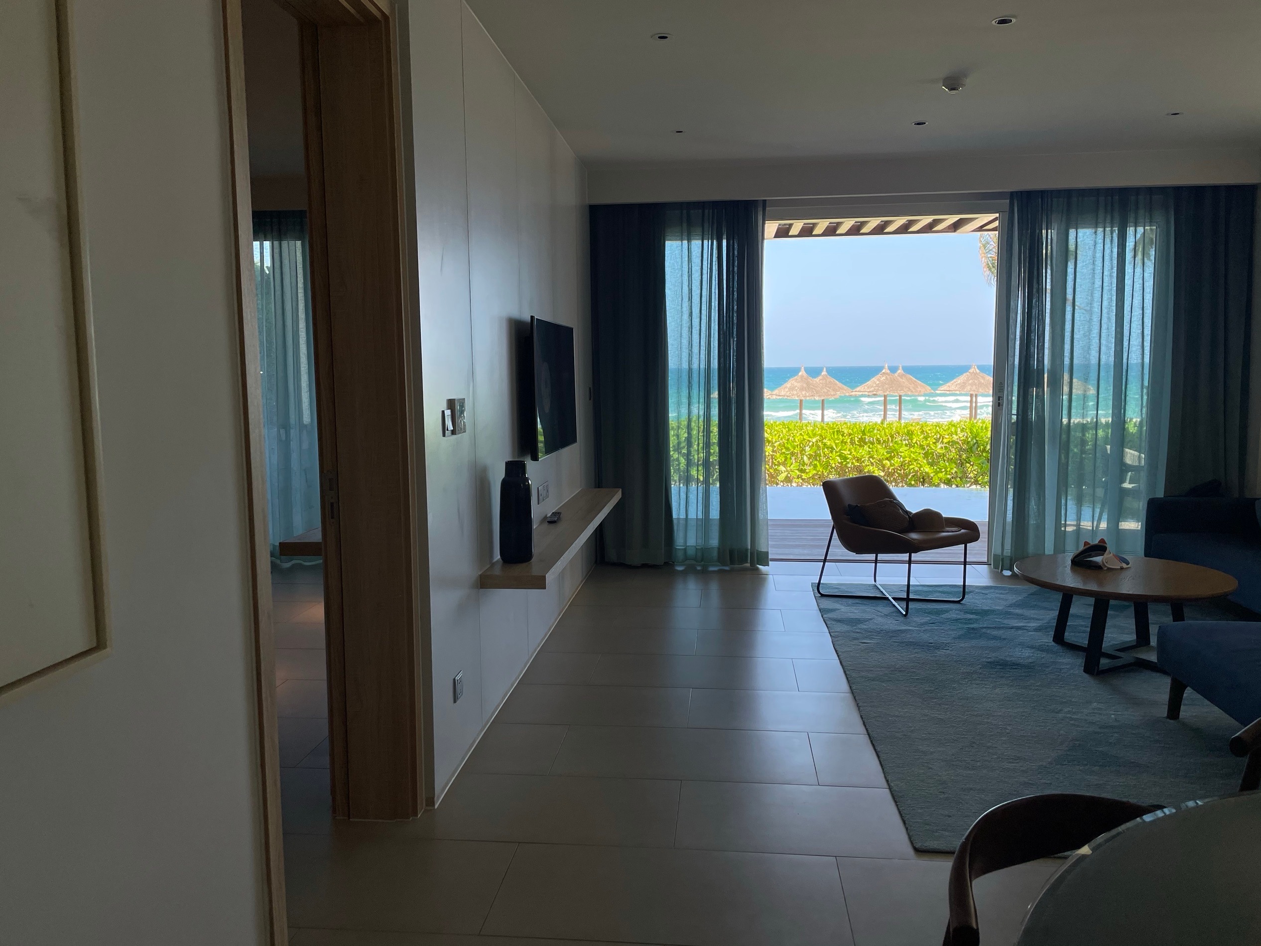 1 Bedroom Villa, Private Pool, Beach Front - King Bed - 5