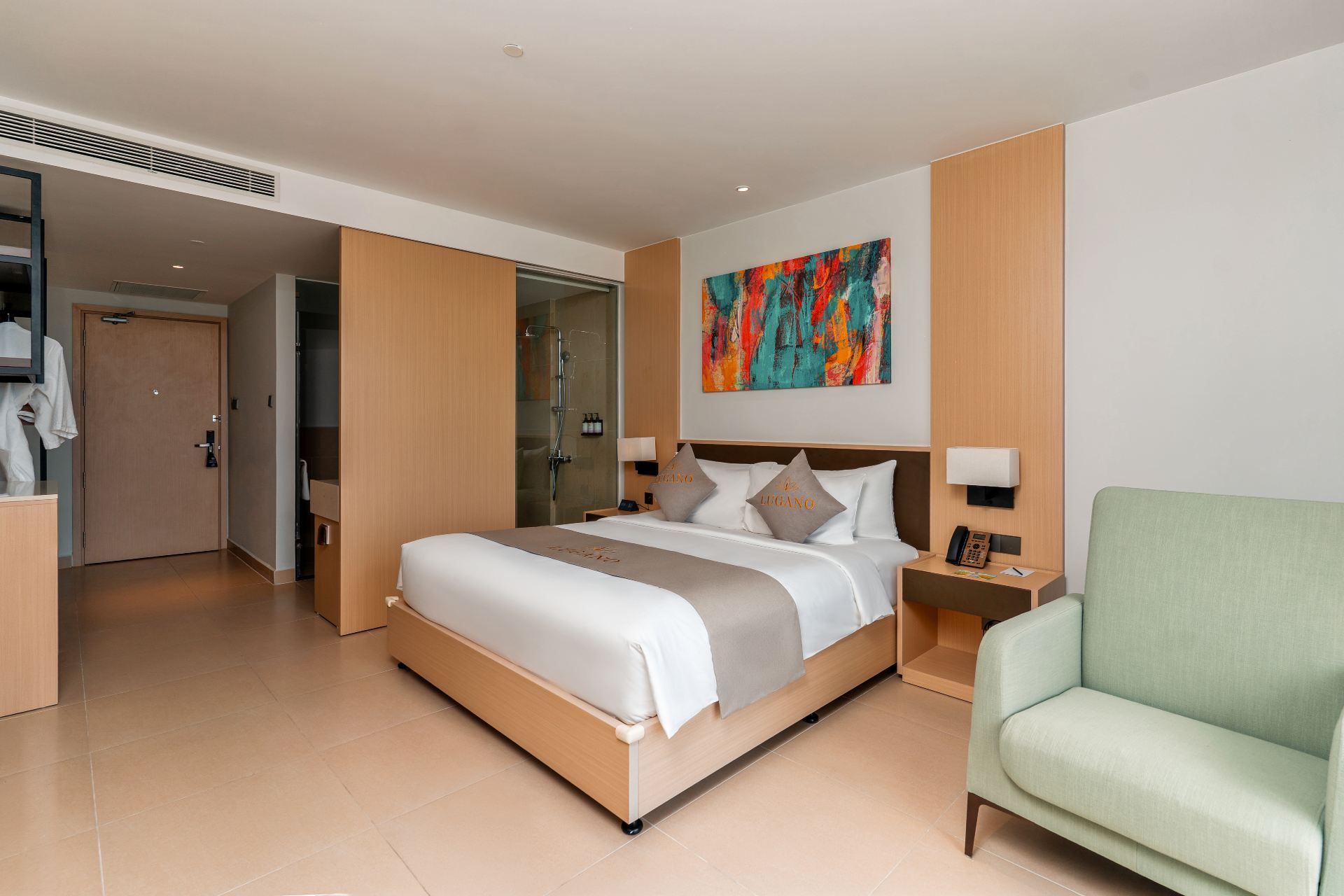 Deluxe King Room - 2