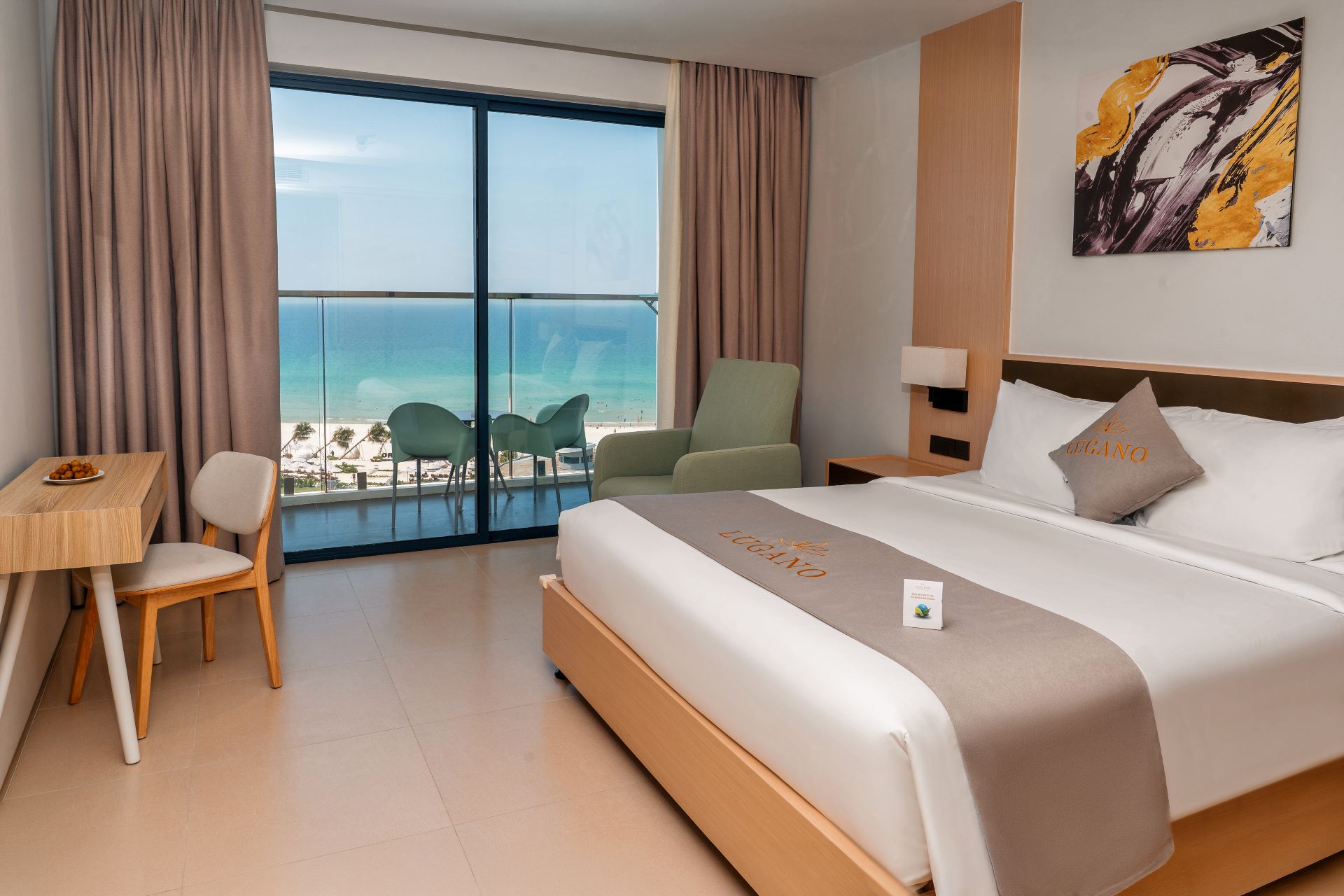 Deluxe Sea View King Bed