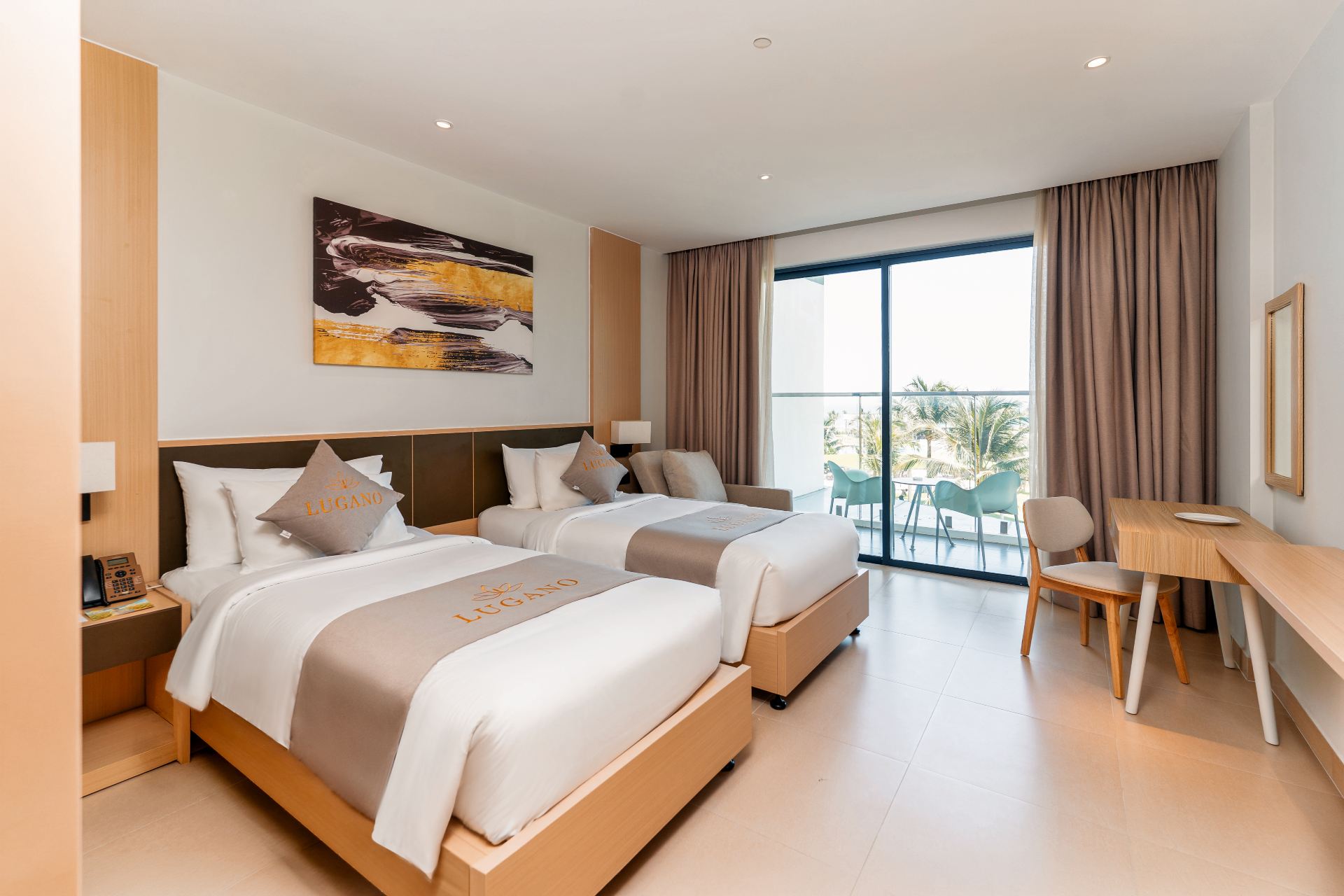 Deluxe Sea View Twin Bed