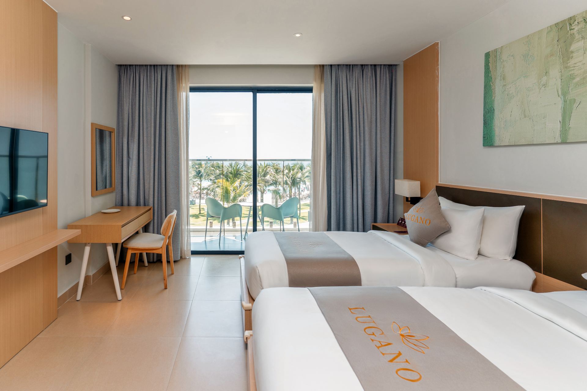 Deluxe Partial Sea View Twin