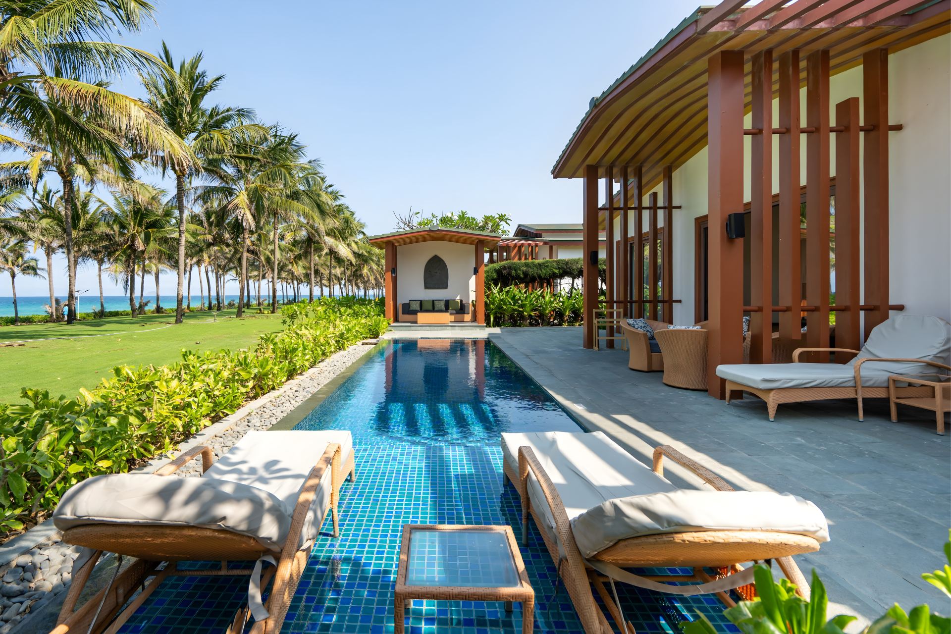 One Bedroom Beach Front Pool Villa - 2