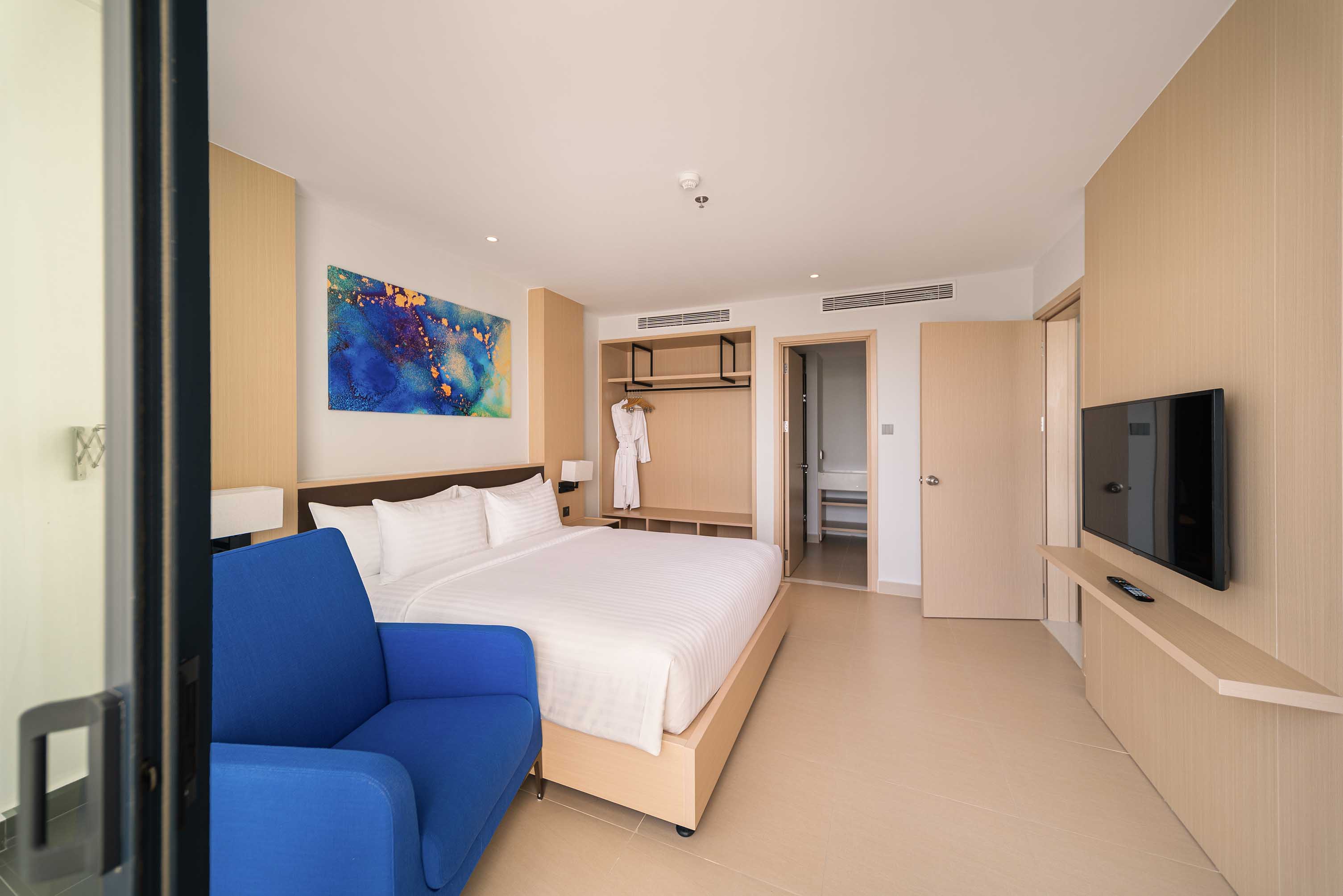 SUITE ONE- BEDROOM - 3
