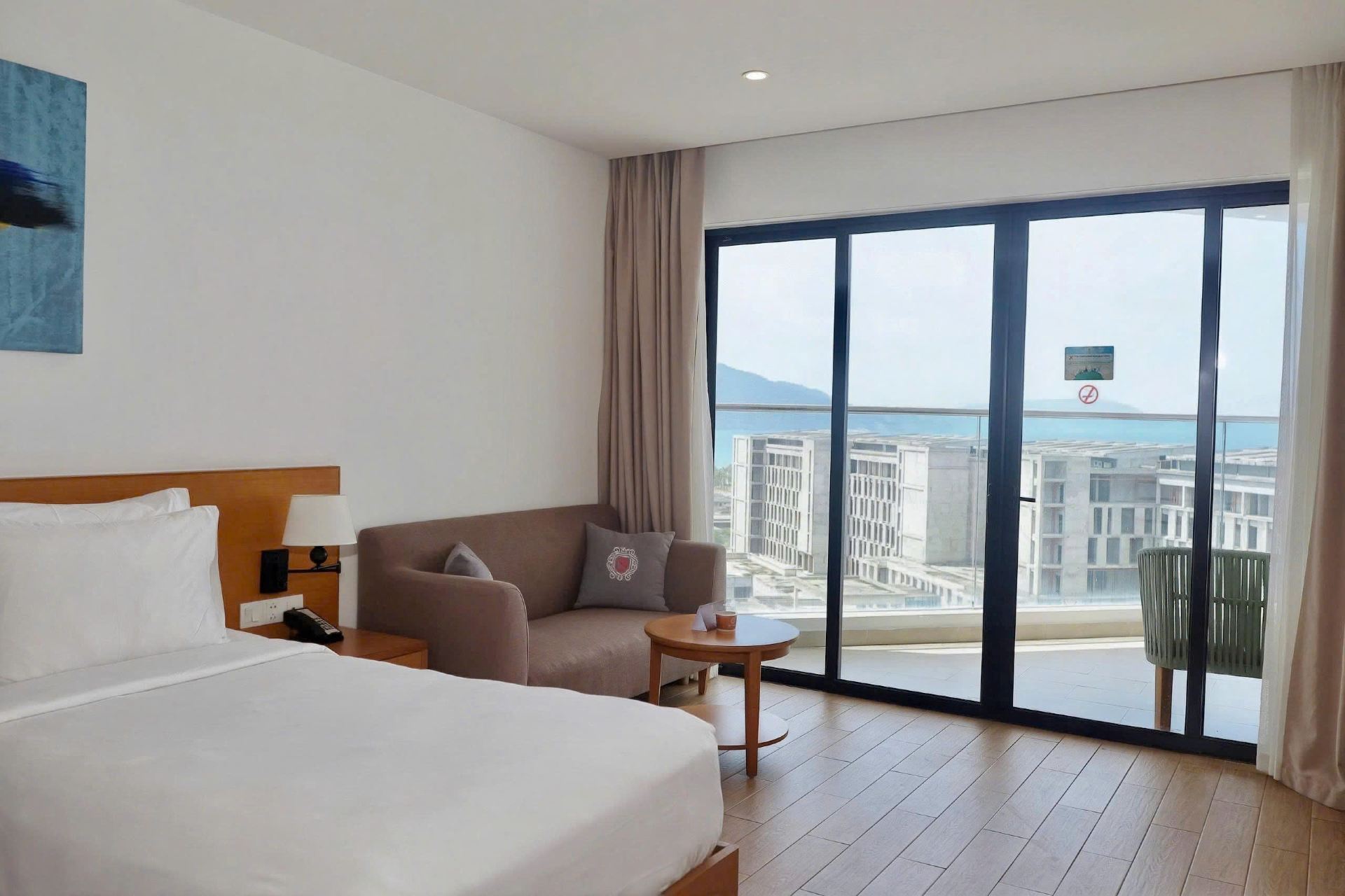 Premier Deluxe Twin Room With Balcony - 6