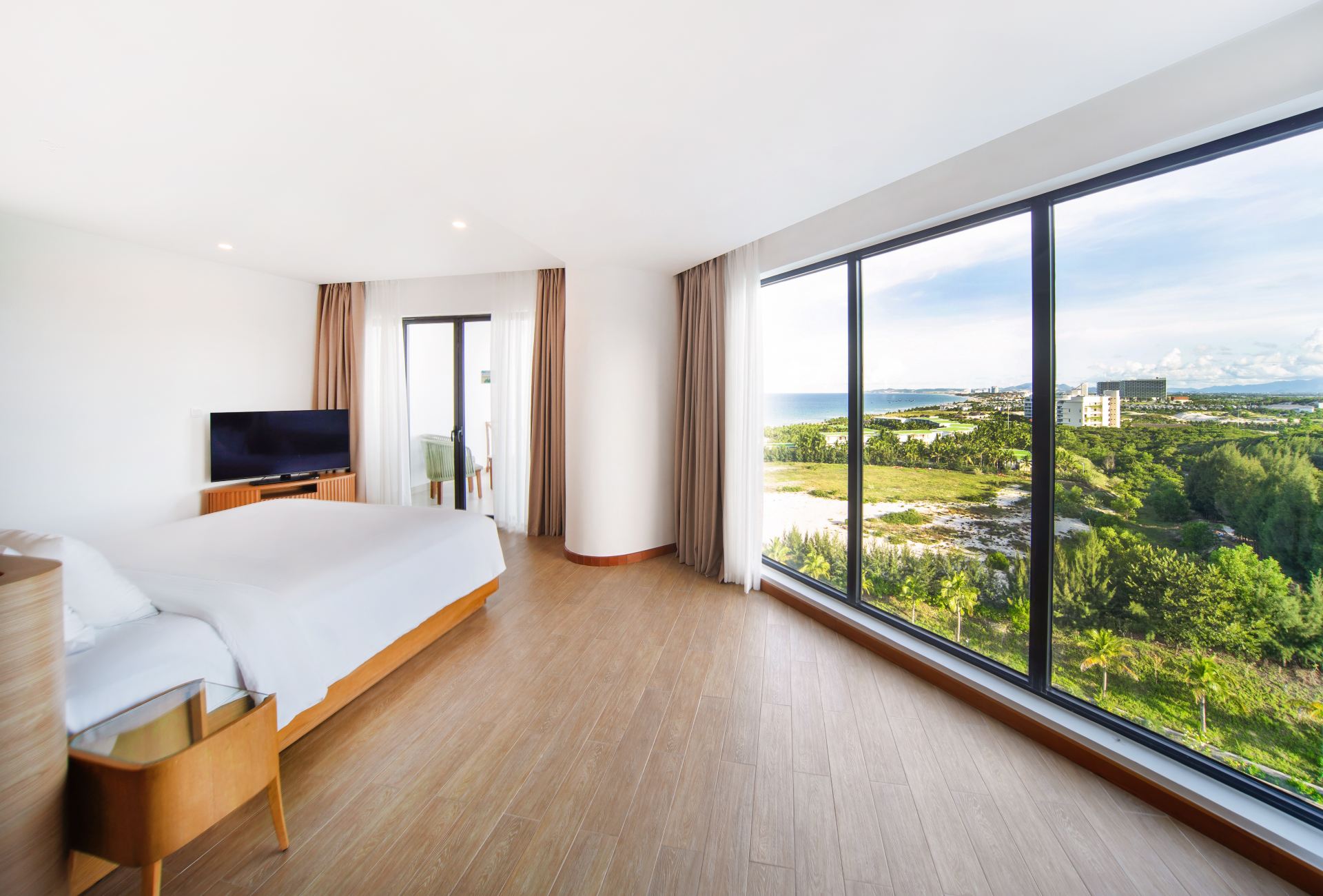 Grand Ocean View Room - 2