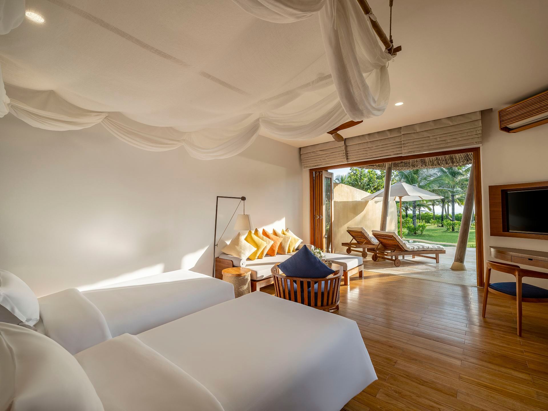 One-Bedroom Pool Villa with 2 Single Beds - 5