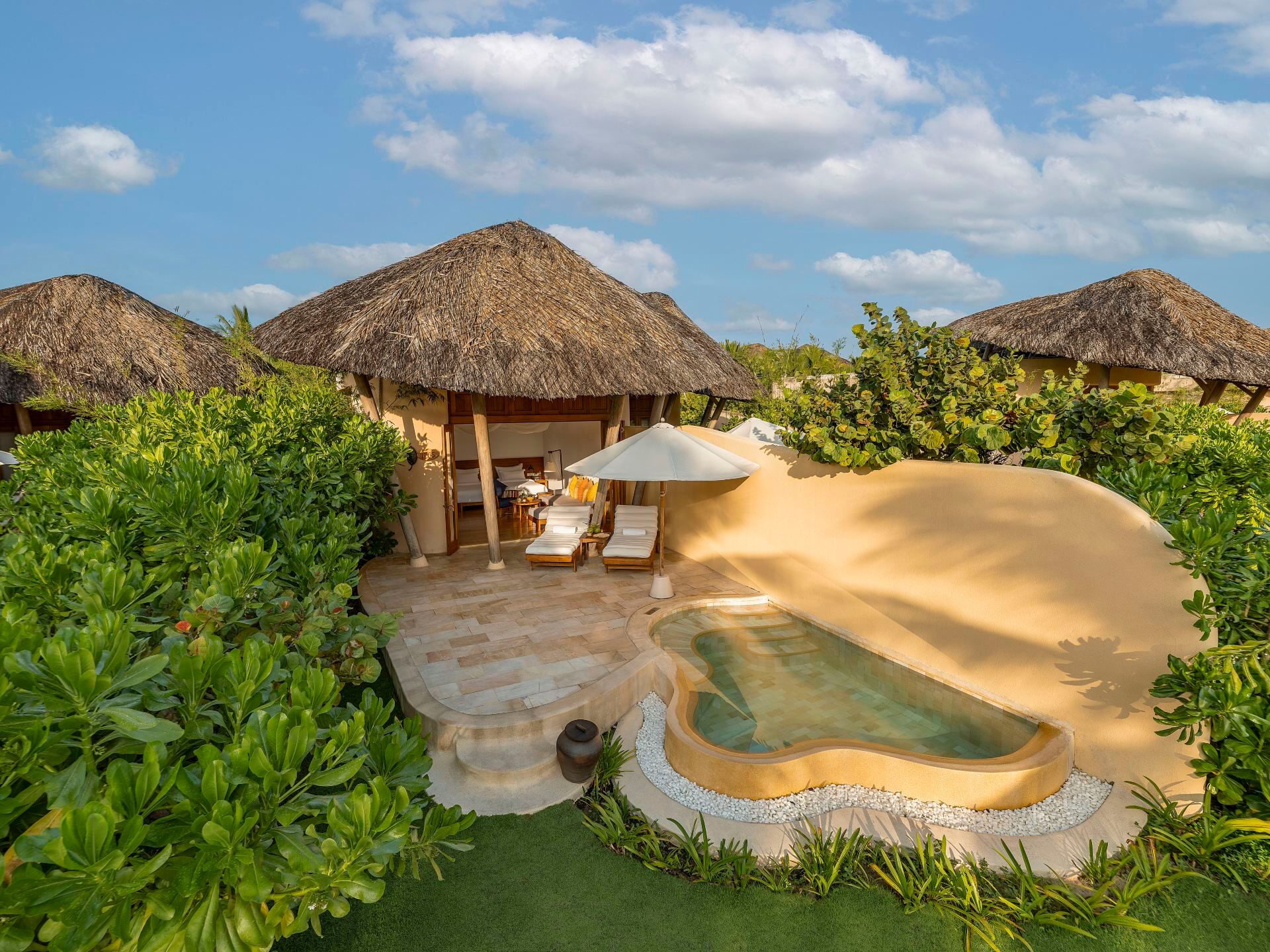 Beach Front One-Bedroom Pool Villa Twin - 2