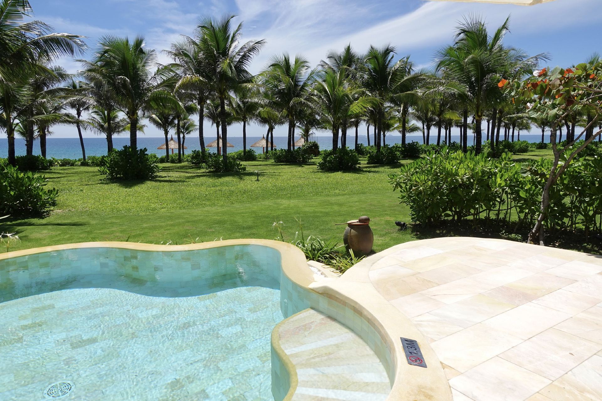 Beach Front One-Bedroom Pool Villa Twin