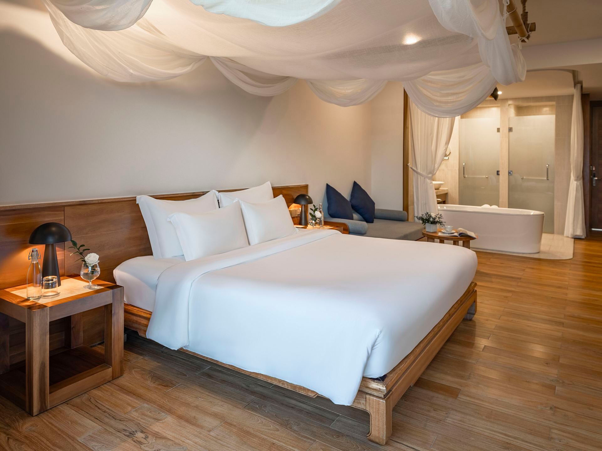 Garden View Deluxe with King Bed - 3
