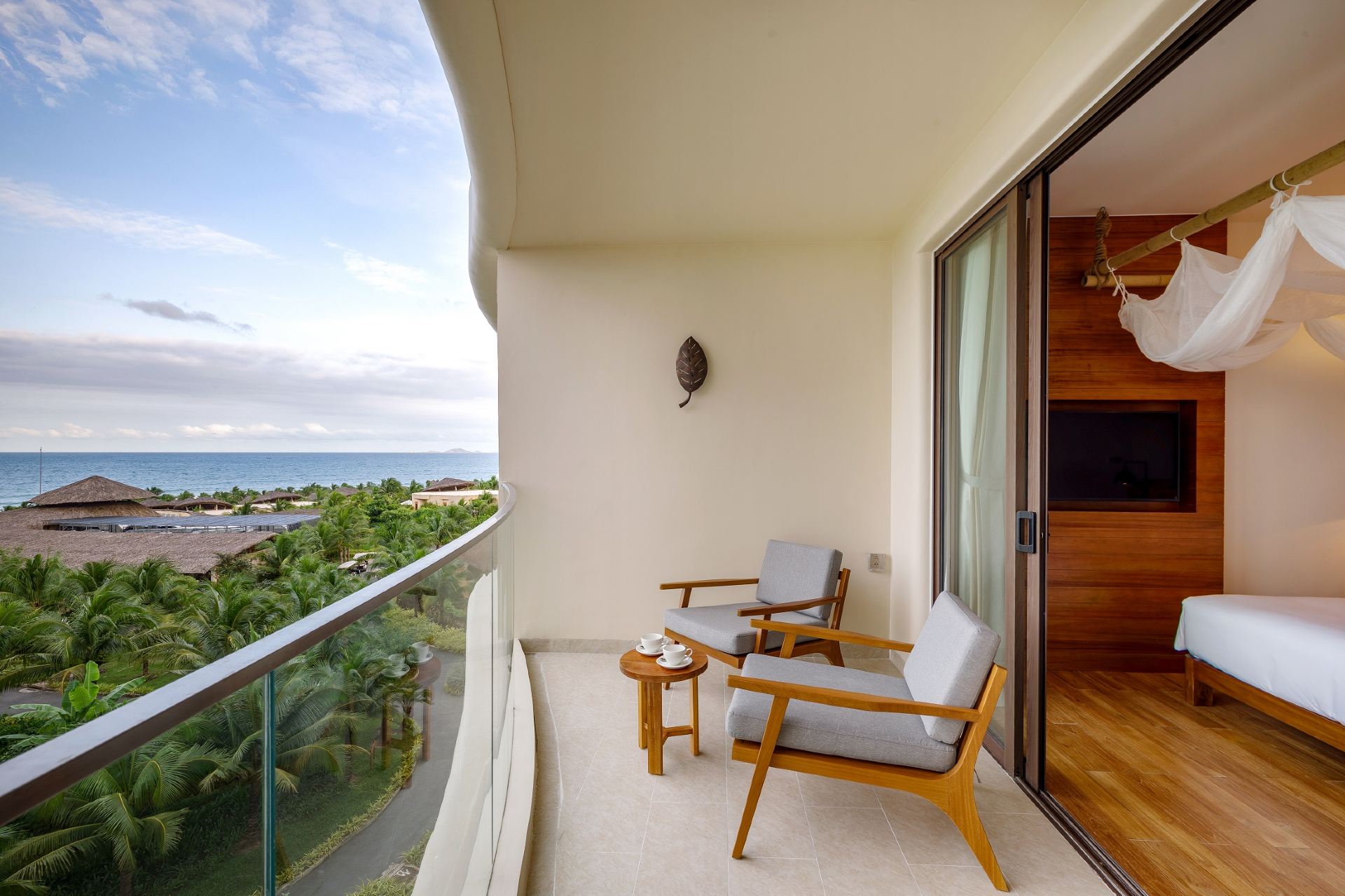 Sea View One-Bedroom Suite - 5